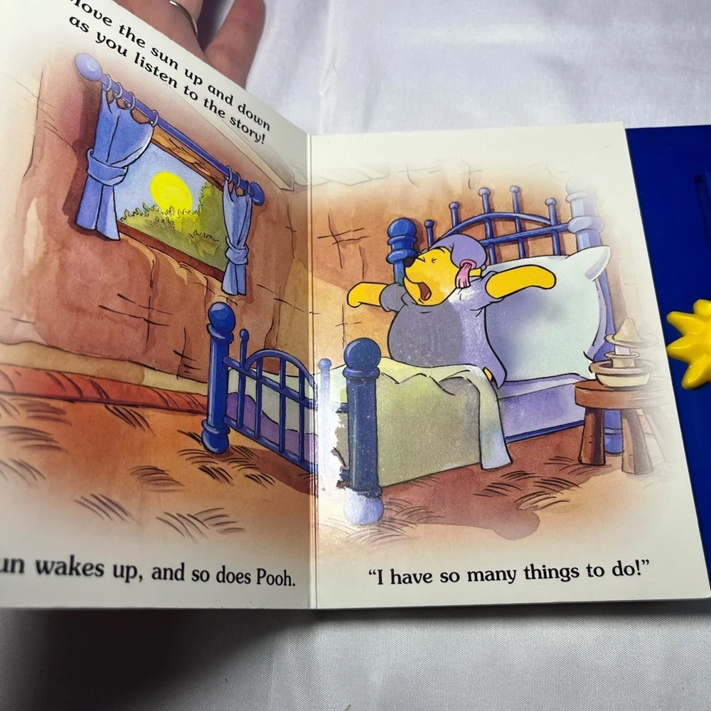 Vintage 90s Disney Winnie the Pooh‎ Learn & Grow Pooh’s Sunny Day Sound Book
